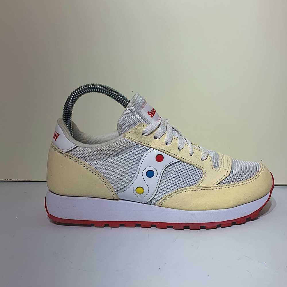Saucony Jazz original sneakers men’s size 6 cream white and red